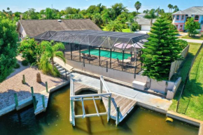 Bahama Haven Saltwater Canal Pool Home w dock and boat lift